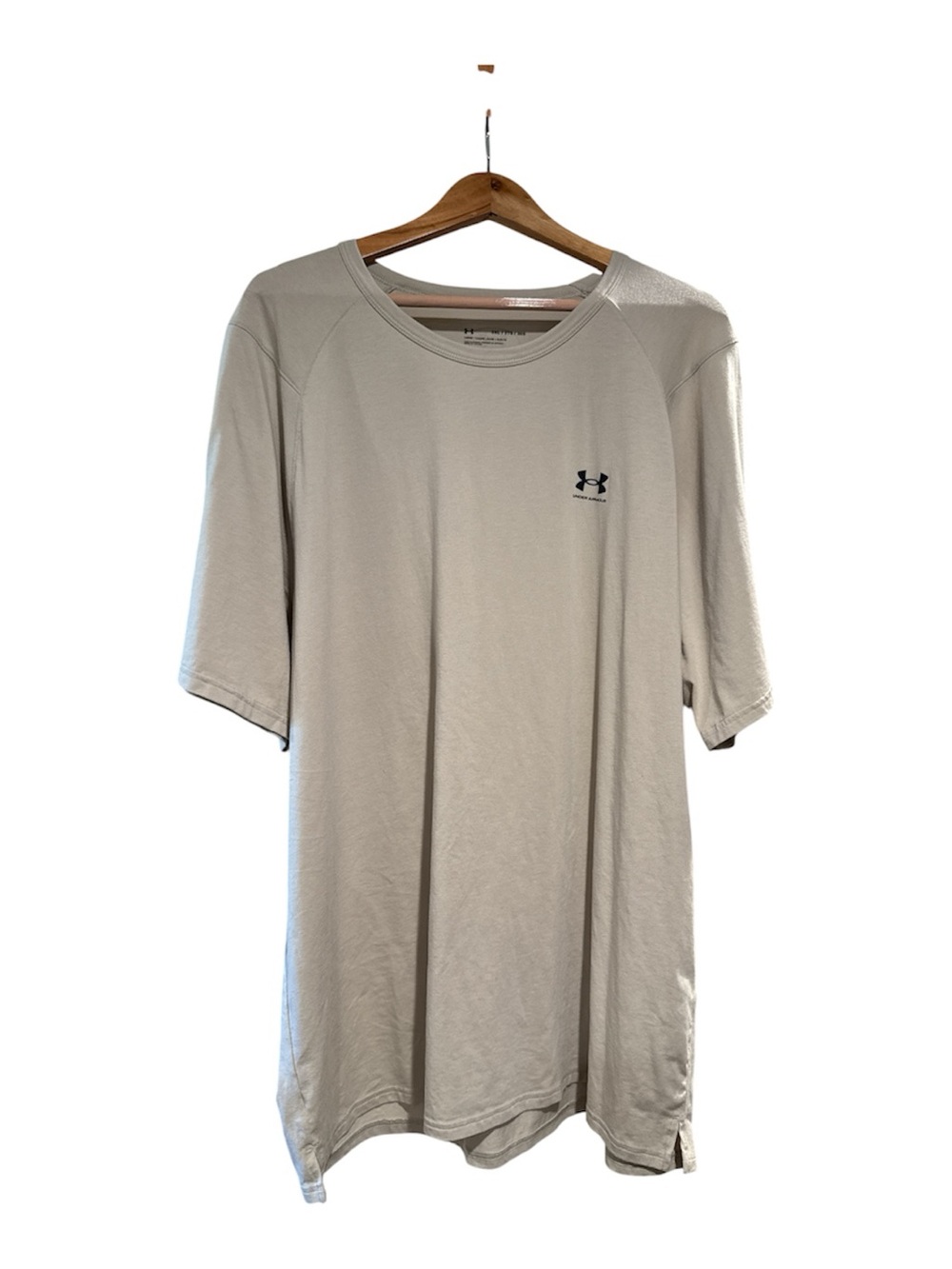 Under Armour Men’s Short Sleeve Loose Fit Shirt Light Tan 3XL Used